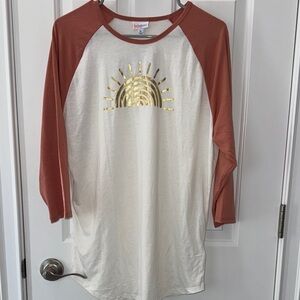 XL Women’s Gold Sun Graphic Raglan Tee